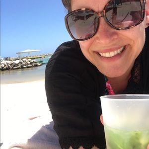 Meet your Posher, Carrie